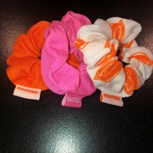 HOOTERS SCRUNCHIES🦉